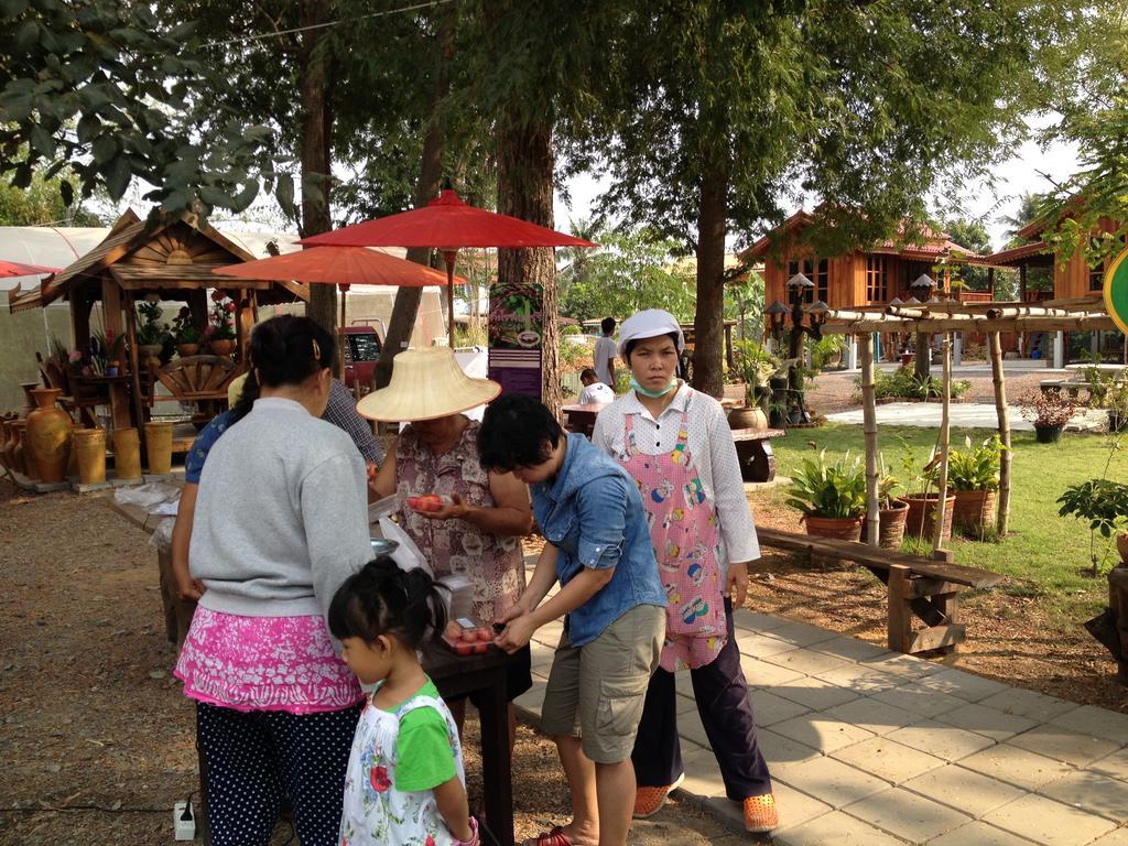 华富里府小村庄民宿 Lop Buri 外观 照片