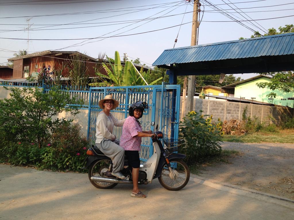 华富里府小村庄民宿 Lop Buri 外观 照片