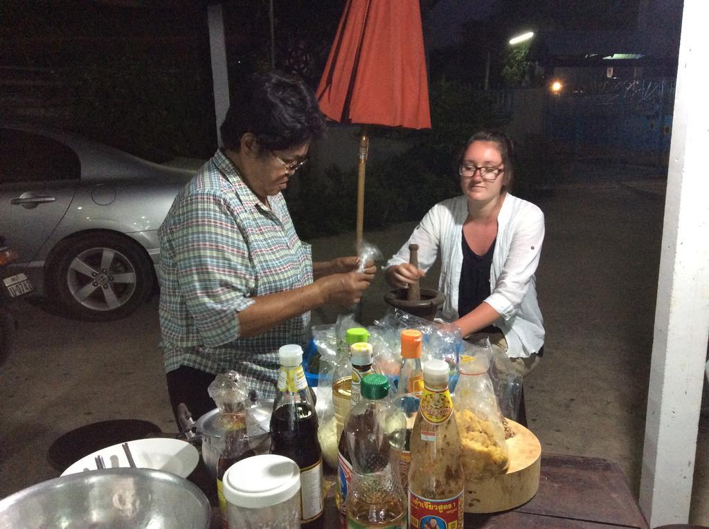 华富里府小村庄民宿 Lop Buri 外观 照片