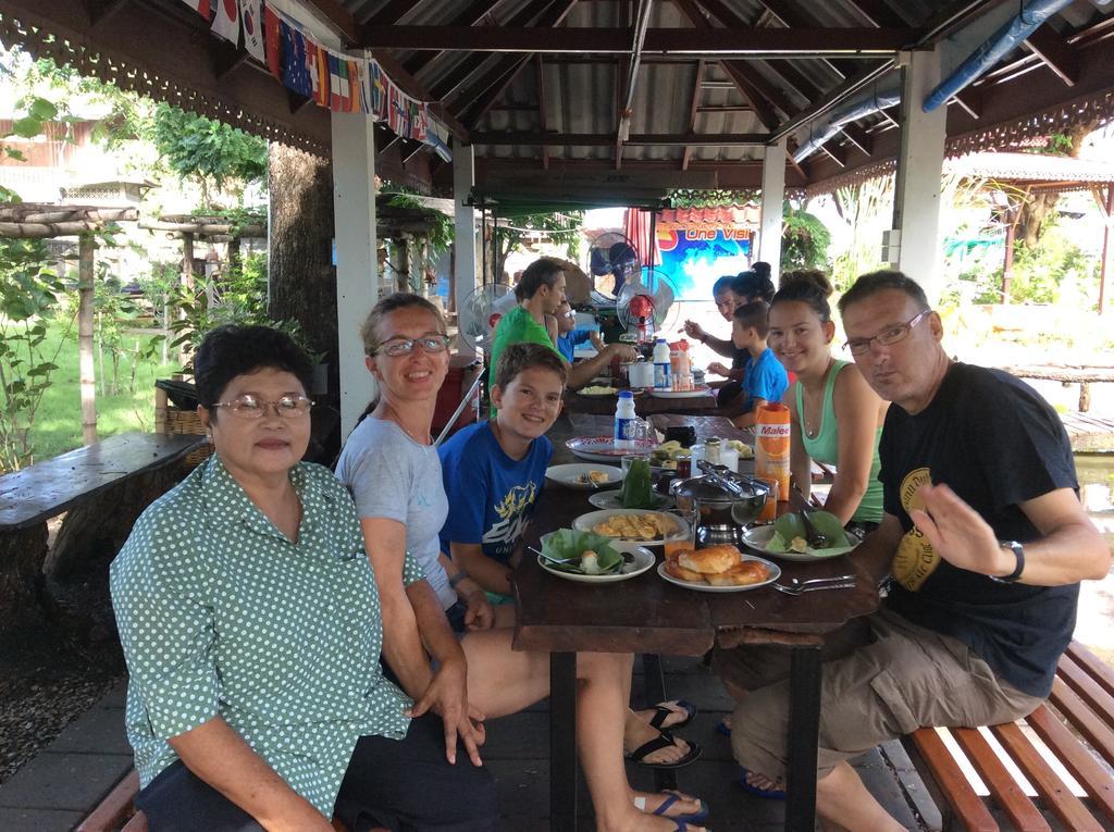 华富里府小村庄民宿 Lop Buri 外观 照片