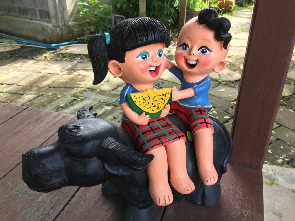 华富里府小村庄民宿 Lop Buri 外观 照片